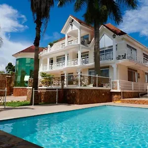 https://ivory-castle-hotel.about-kampalahotels.com